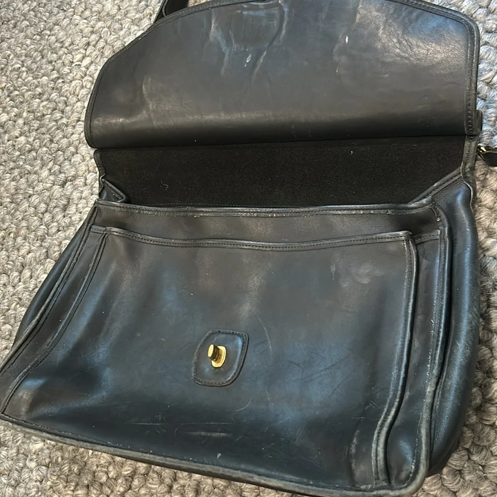 Coach Vintage Lexington Black Gold Genuine Leather Briefcase Bag Unisex